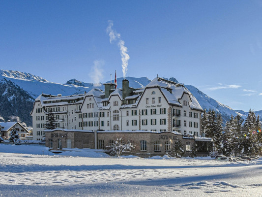 Le 4* Superior Hotel Cresta Palace à Celerina est situé au milieu des montagnes enchanteresses de  