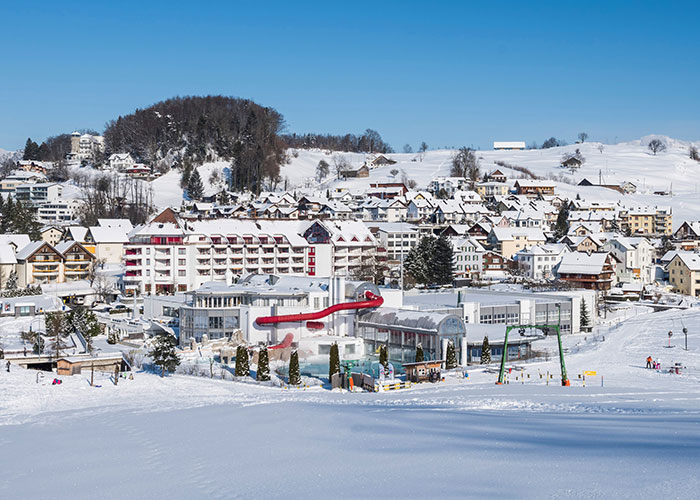 Hôtels en Suisse centrale-Swiss Holiday Park  A Morschach, au-dessus du lac des Quatre-Cantons, se situe le plus grand centre 