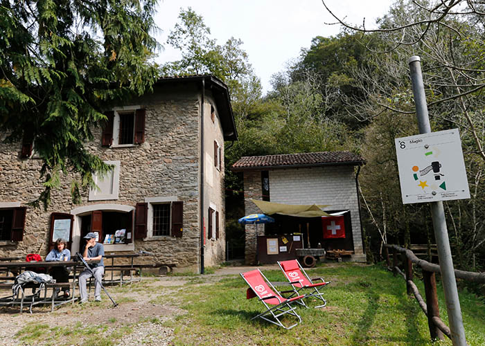 Hotels in the Ticino at the best price-The Path of Marvels This approximately 6.5-km long themed circular walk in the Malcantone region wi
